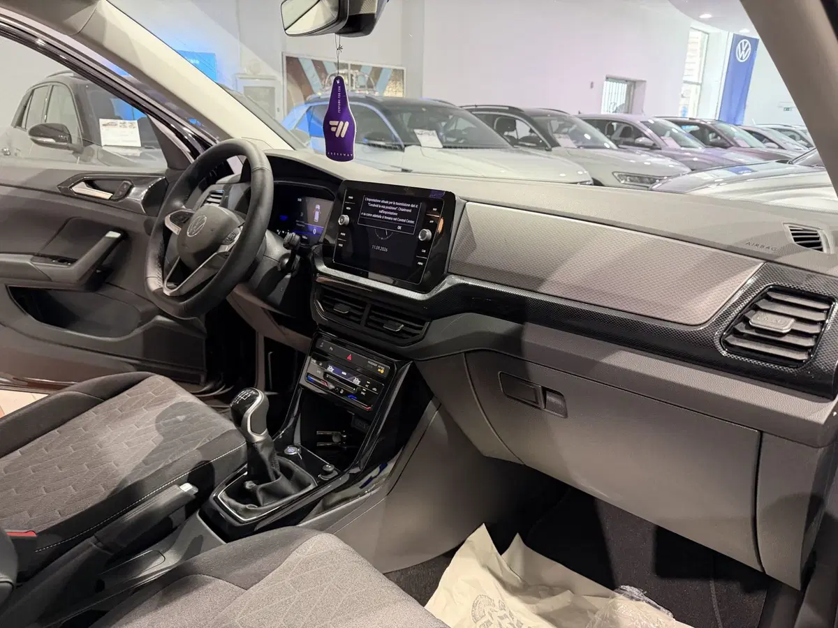 Volkswagen T-Cross nuova a Genova (11)