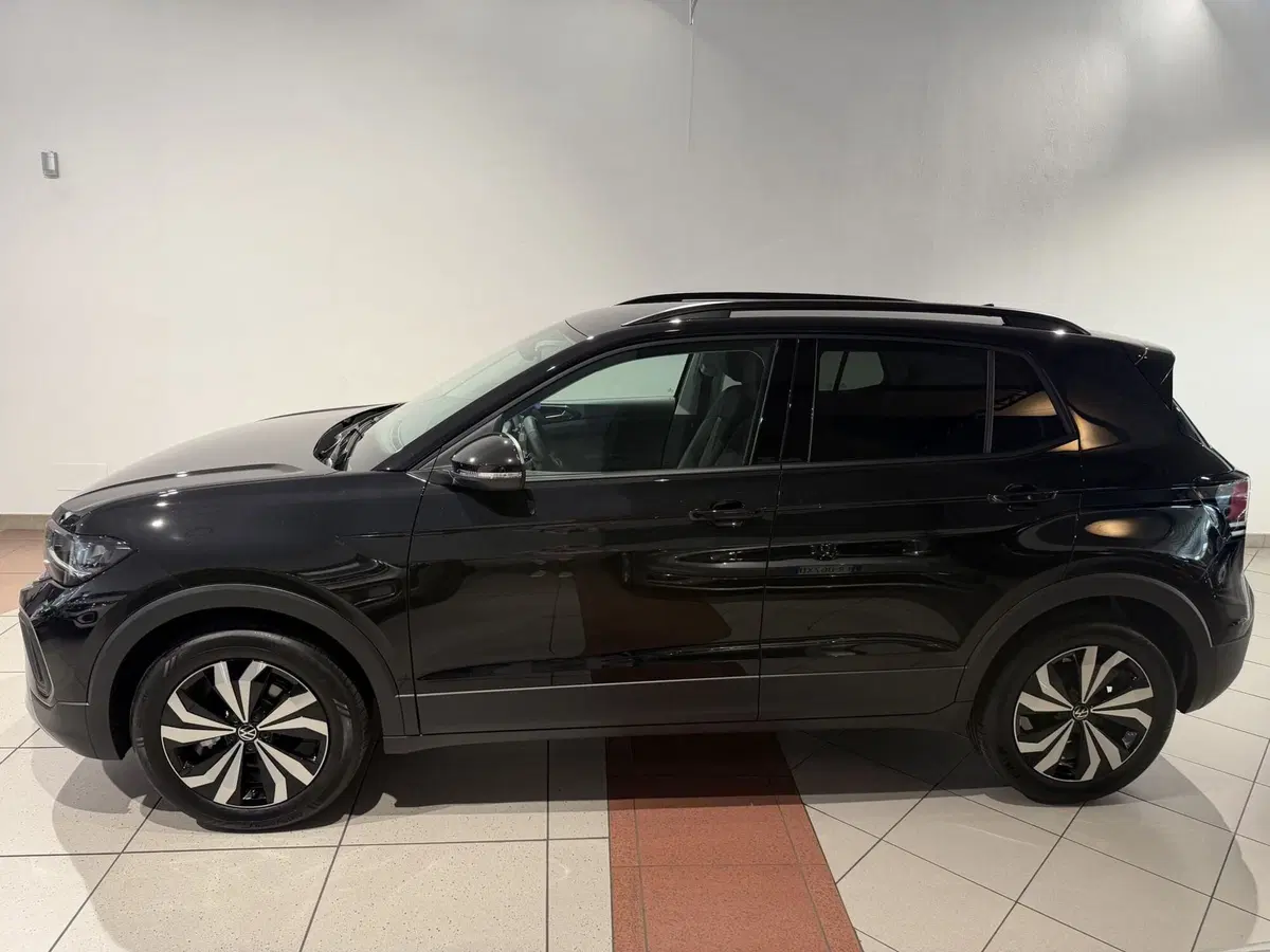Volkswagen T-Cross nuova a Genova (2)