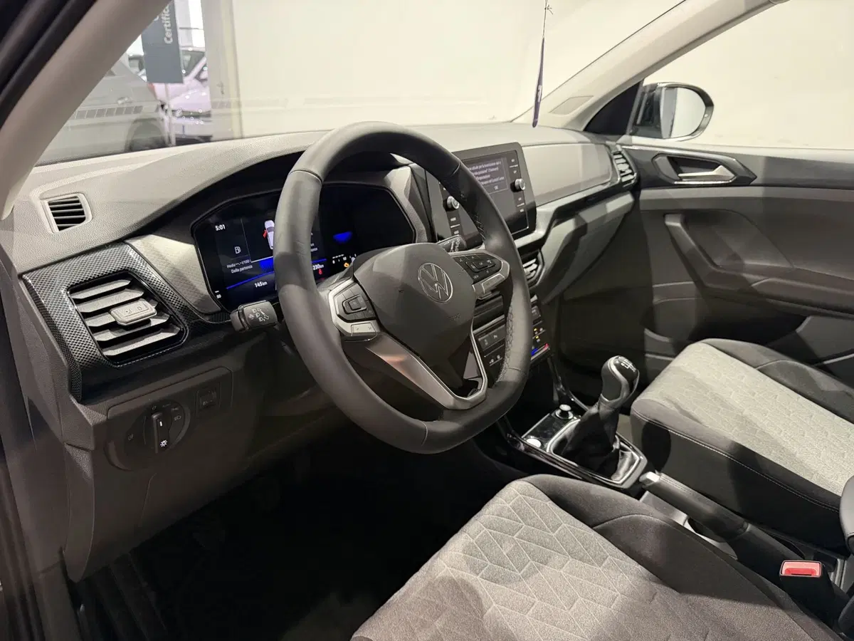 Volkswagen T-Cross nuova a Genova (8)