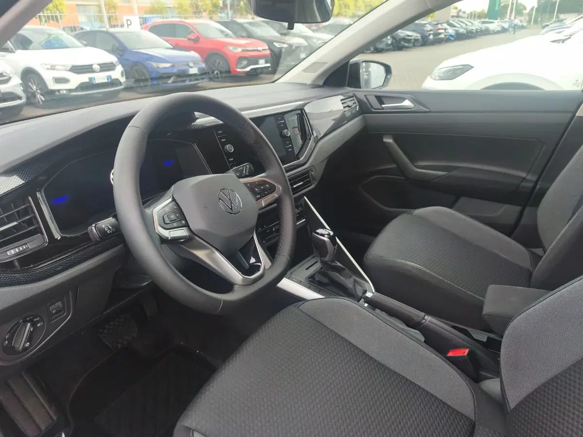 Volkswagen Polo nuova a Lecco (7)