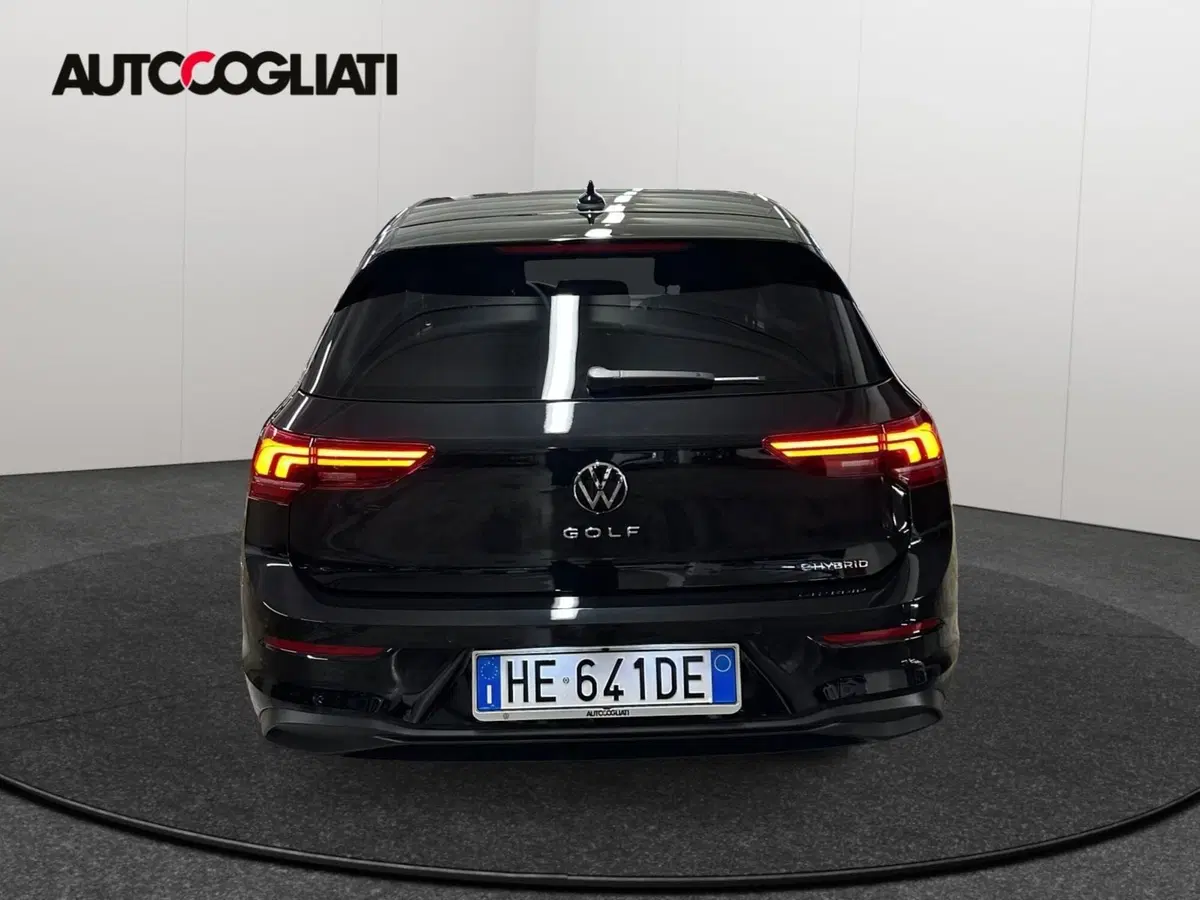 Volkswagen Golf nuova a Lecco (4)