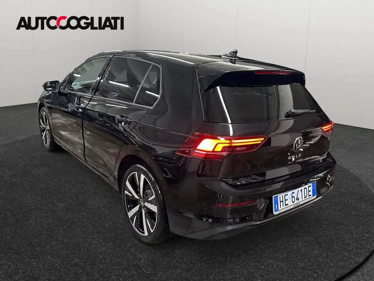 Volkswagen Golf nuova a Lecco (5)