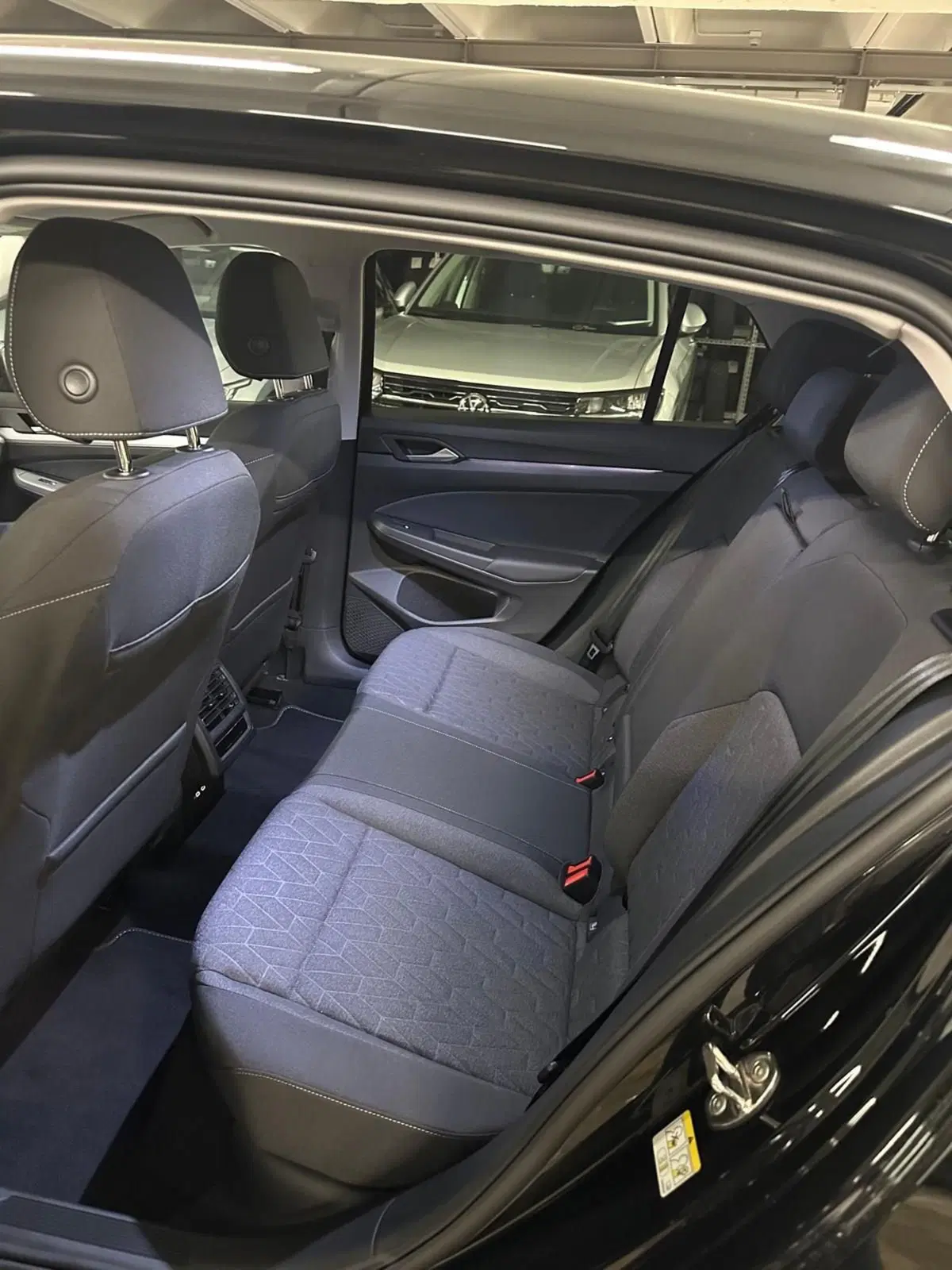 Volkswagen Golf nuova a Lecco (7)