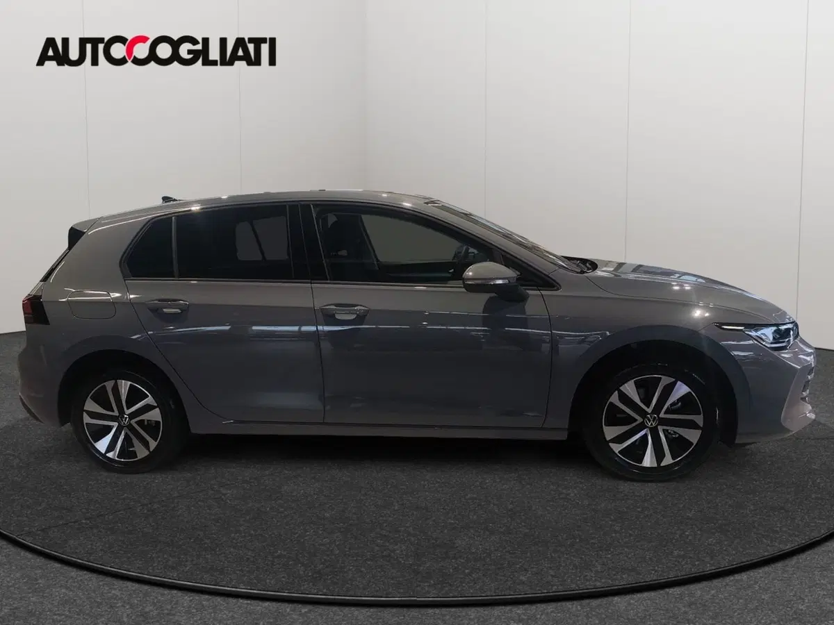 Volkswagen Golf nuova a Lecco (3)