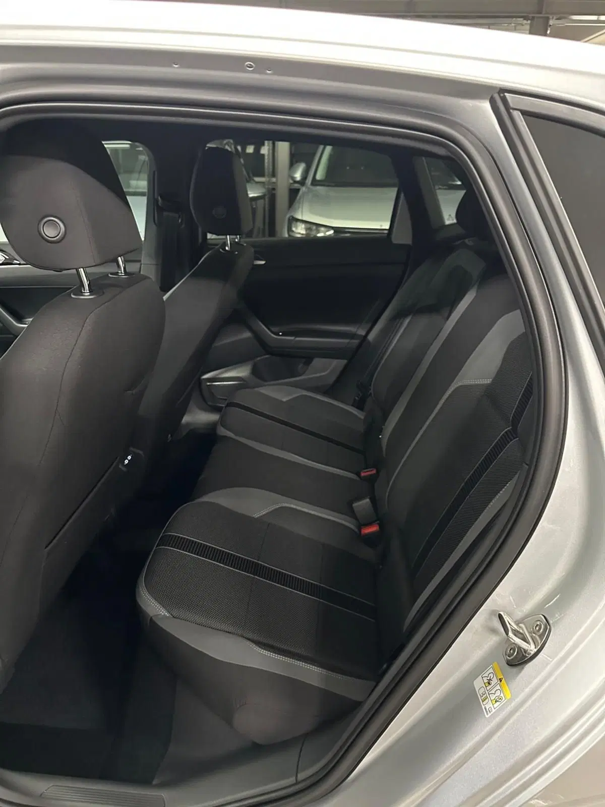Volkswagen Polo nuova a Lecco (7)