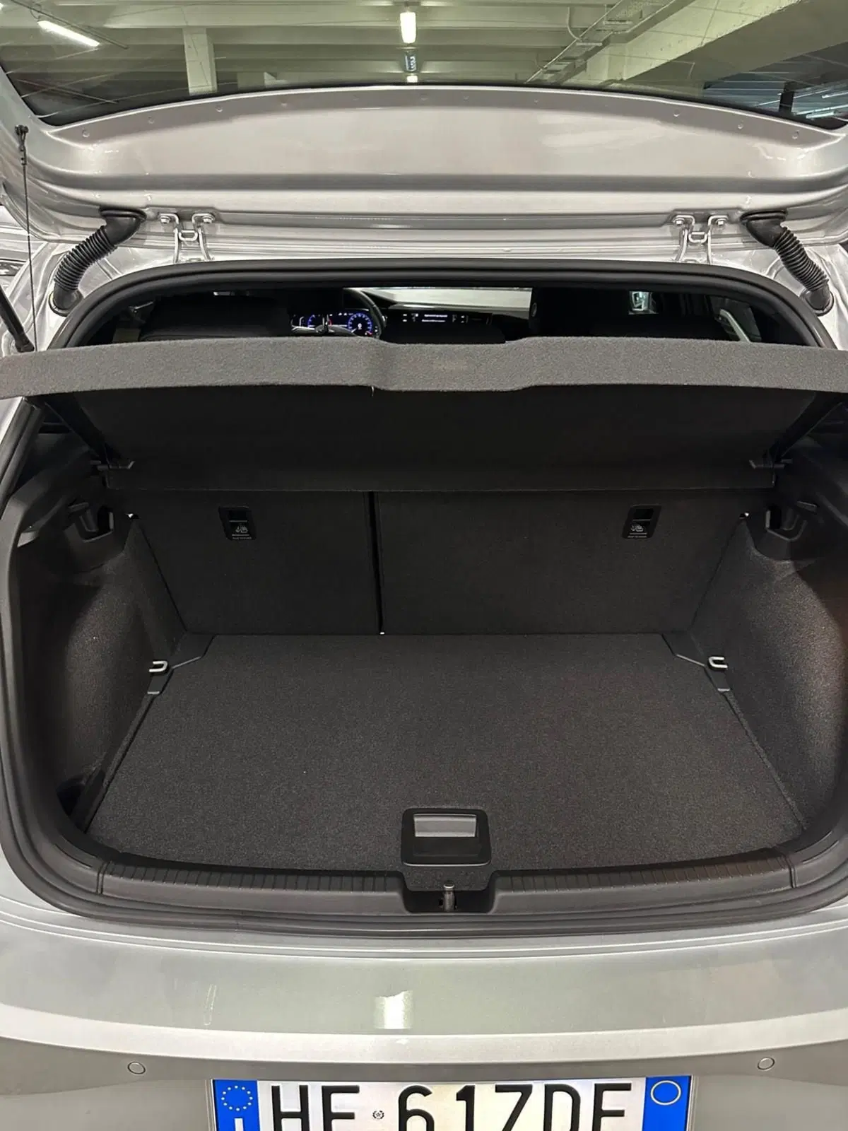 Volkswagen Polo nuova a Lecco (9)