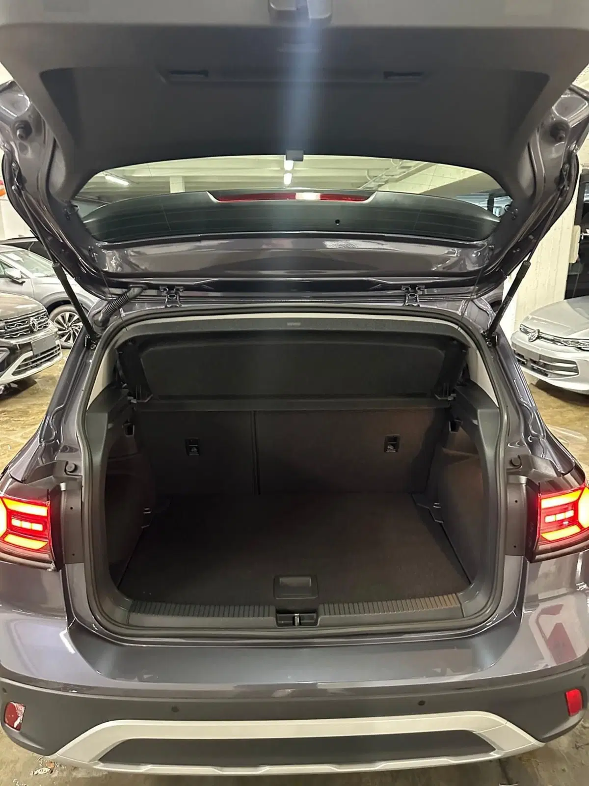 Volkswagen T-Cross nuova a Lecco (10)