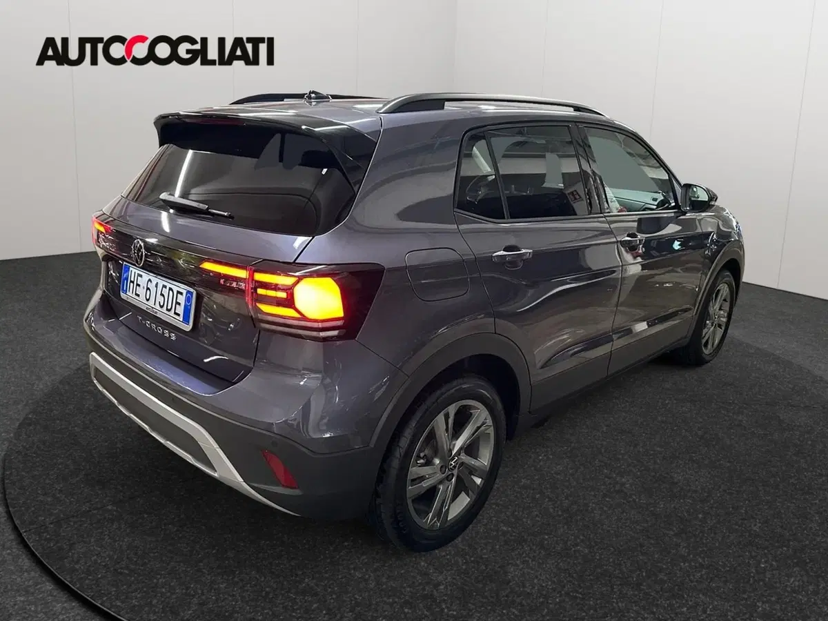 Volkswagen T-Cross nuova a Lecco (5)