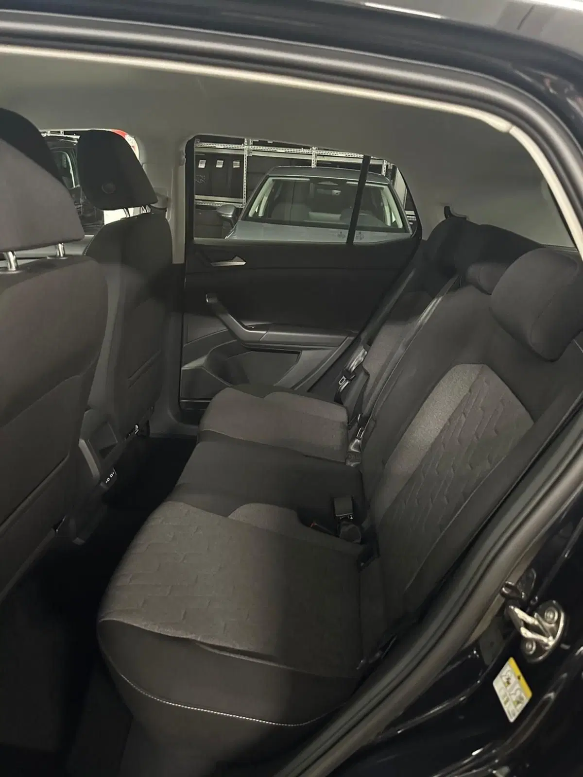 Volkswagen T-Cross nuova a Lecco (10)