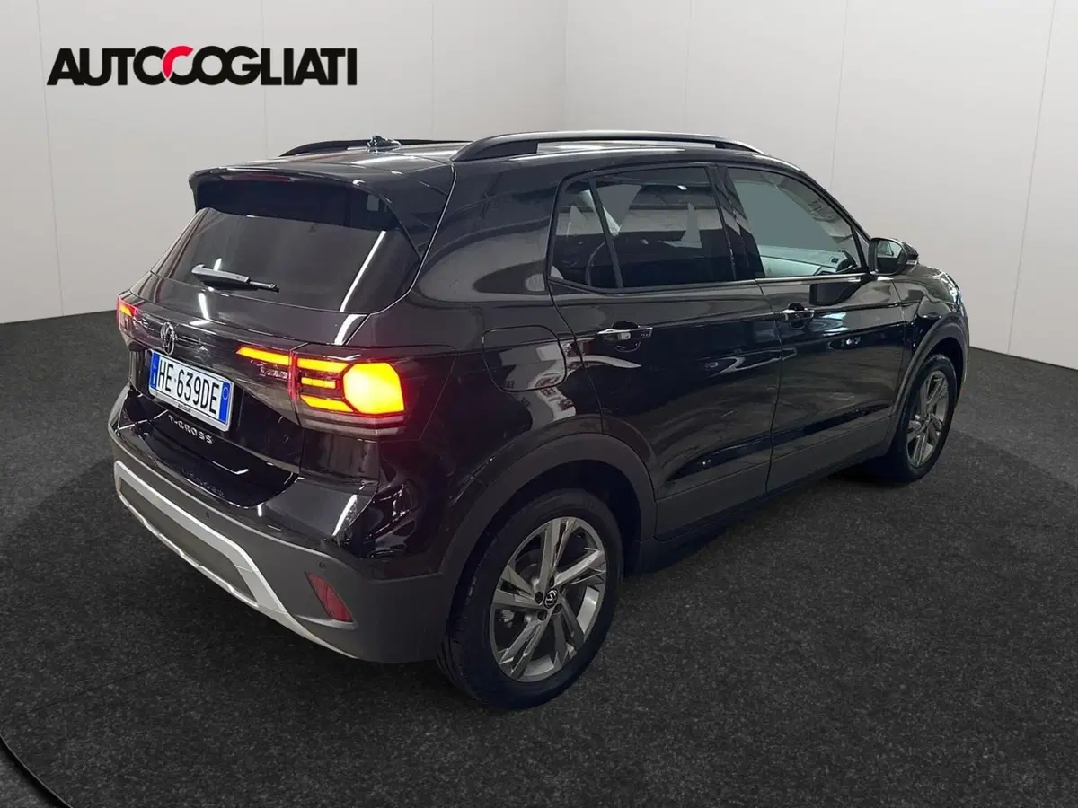 Volkswagen T-Cross nuova a Lecco (5)