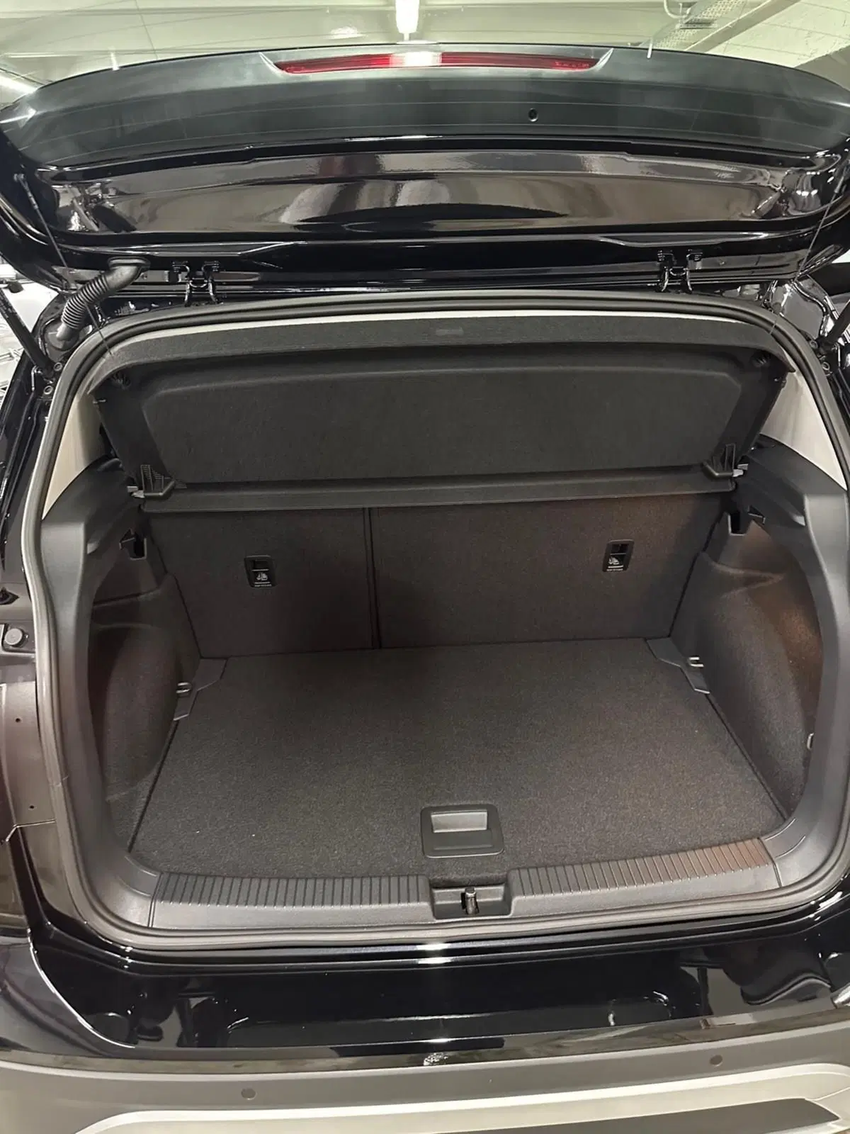 Volkswagen T-Cross nuova a Lecco (9)