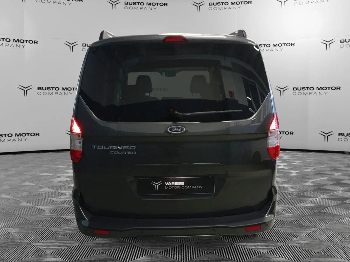 Ford Tourneo Courier usata a Varese (5)