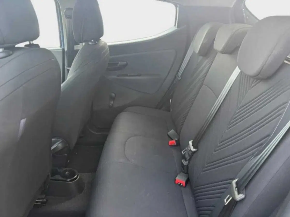 Lancia Ypsilon usata a Caltanissetta (13)
