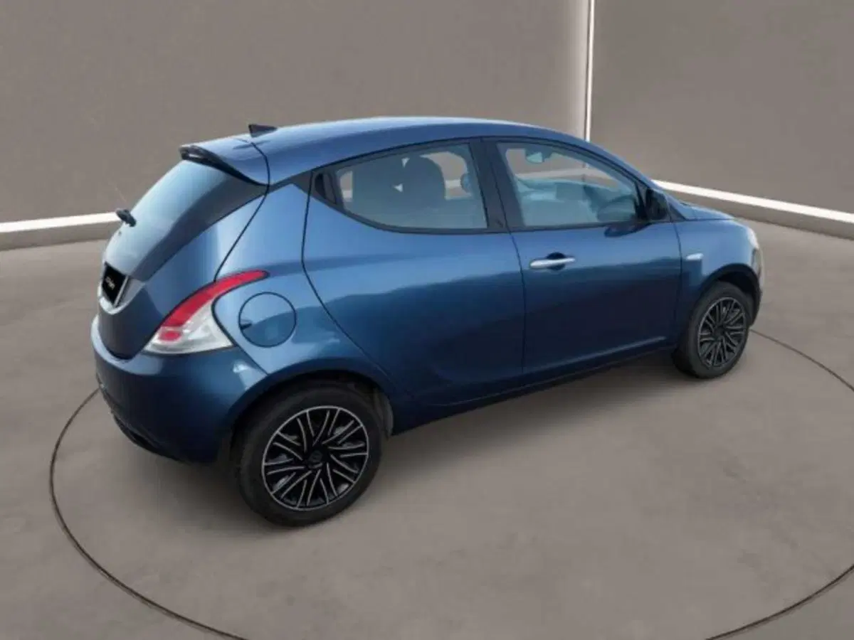 Lancia Ypsilon usata a Caltanissetta (7)
