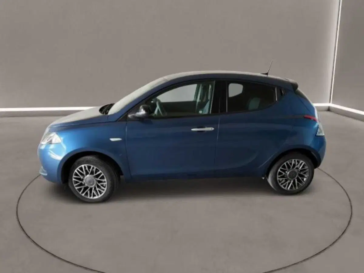 Lancia Ypsilon usata a Caltanissetta (9)