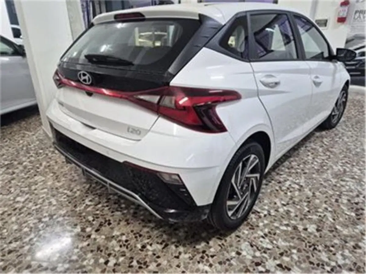 Hyundai i20 nuova a Bari (10)