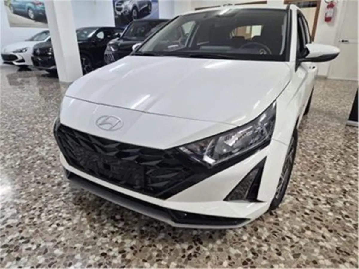 Hyundai i20 nuova a Bari (2)