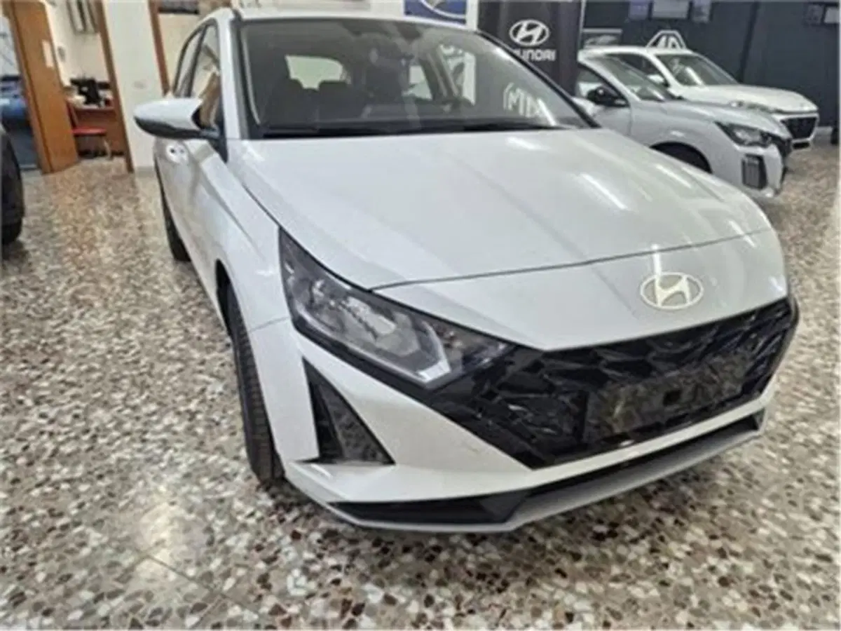 Hyundai i20 nuova a Bari (3)