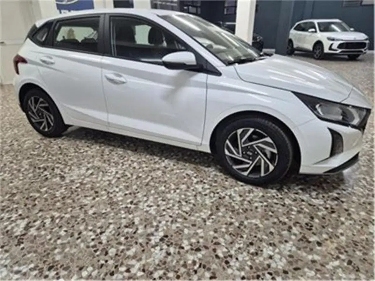 Hyundai i20 nuova a Bari (4)