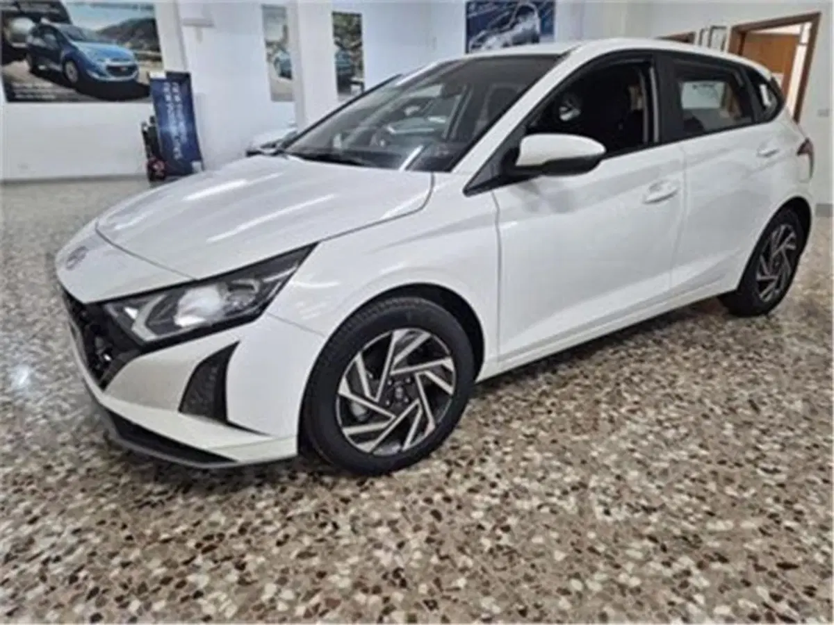 Hyundai i20 nuova a Bari (6)