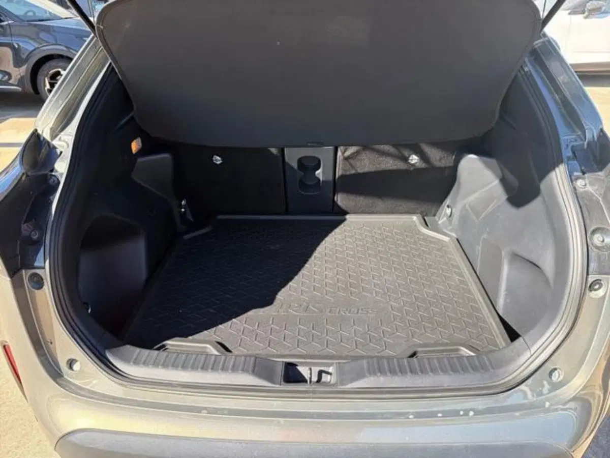 Toyota Yaris Cross usata a Sassari (13)