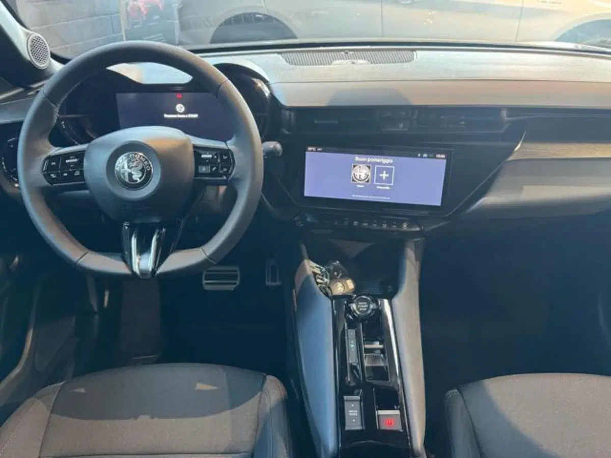 Alfa Romeo Junior nuova a Vercelli (10)