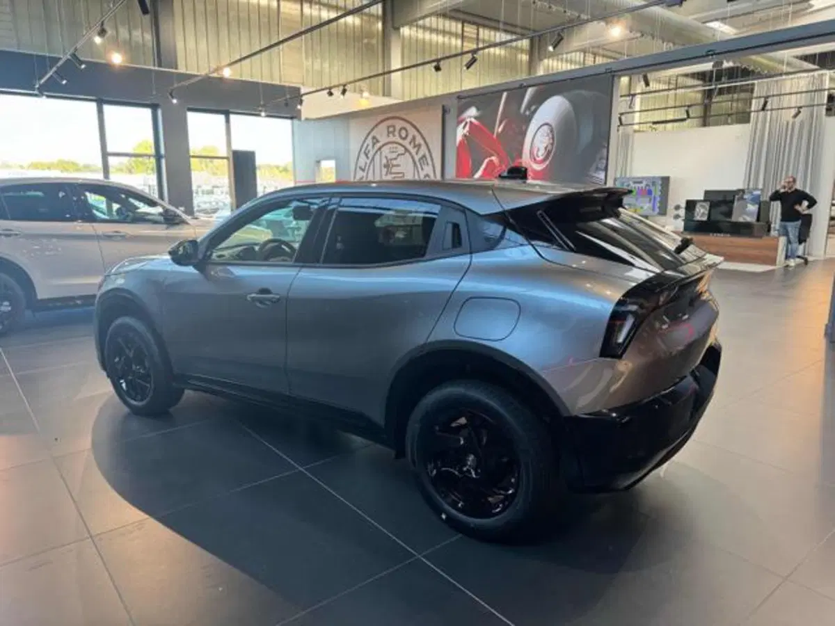 Alfa Romeo Junior nuova a Vercelli (5)