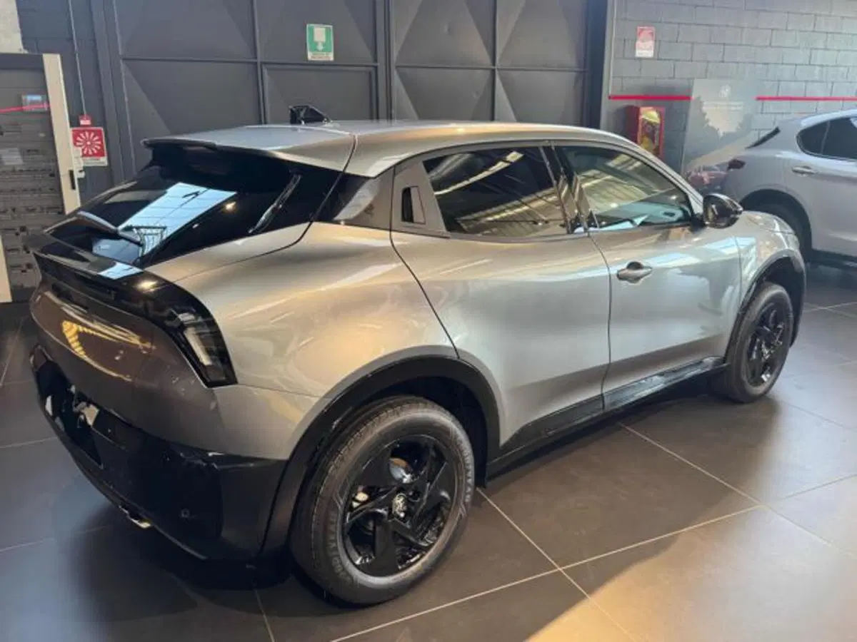 Alfa Romeo Junior nuova a Vercelli (7)