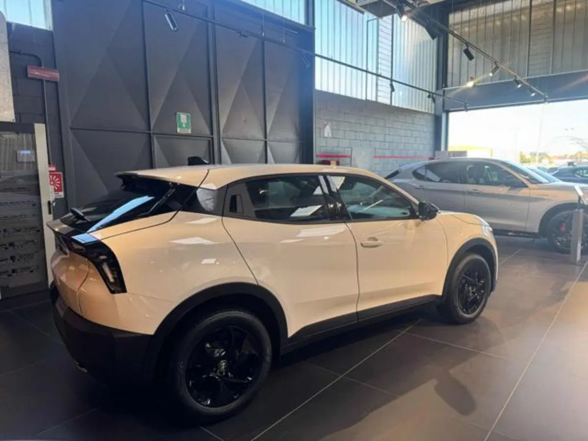 Alfa Romeo Junior nuova a Vercelli (7)
