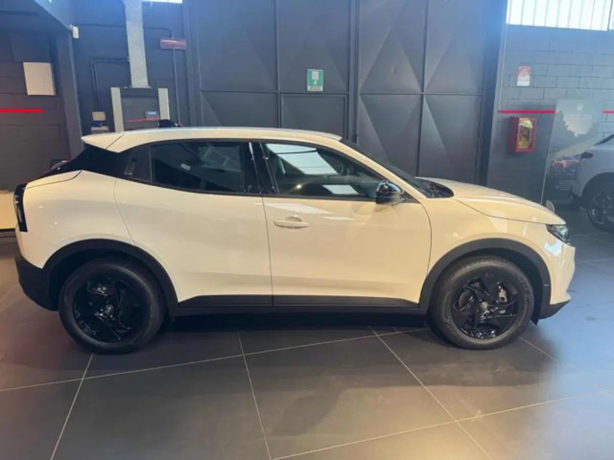 Alfa Romeo Junior nuova a Vercelli (8)