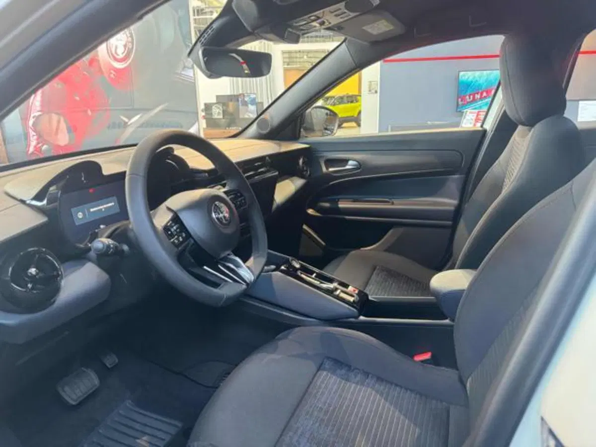 Alfa Romeo Junior nuova a Vercelli (9)