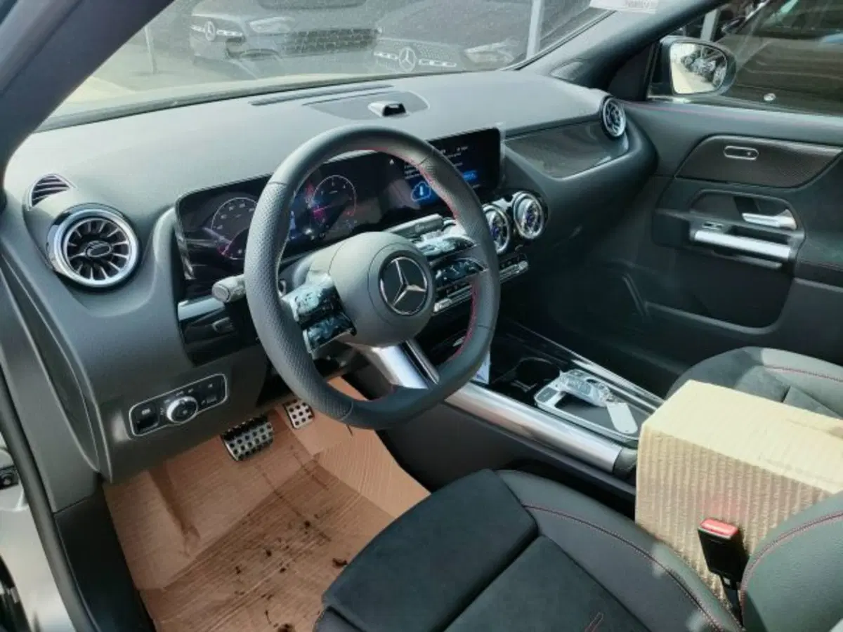 Mercedes-Benz GLA SUV nuova a Teramo (10)