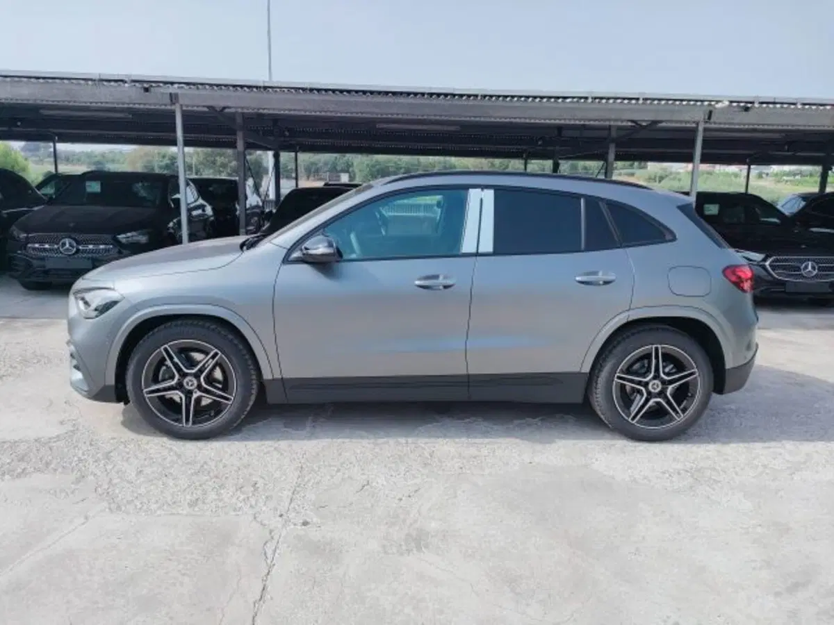 Mercedes-Benz GLA SUV nuova a Teramo (3)