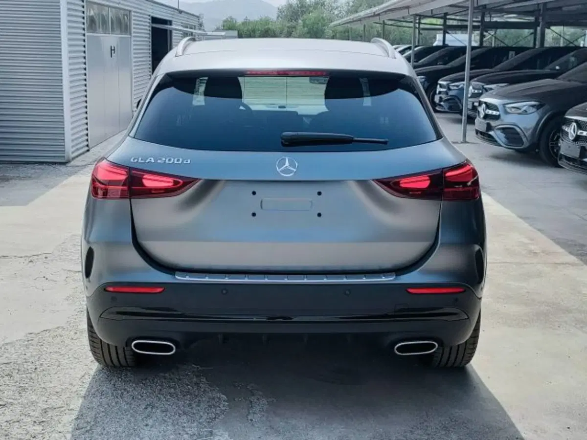 Mercedes-Benz GLA SUV nuova a Teramo (4)