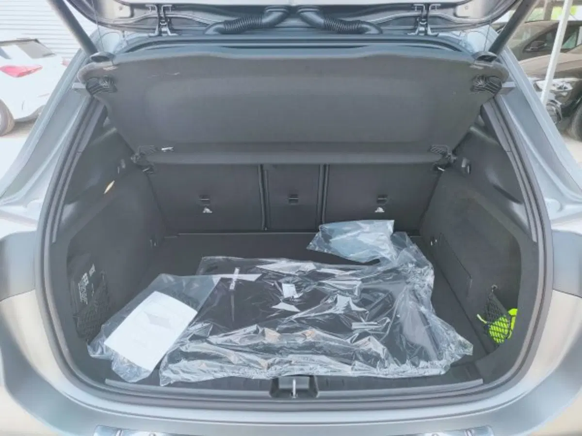 Mercedes-Benz GLA SUV nuova a Teramo (5)