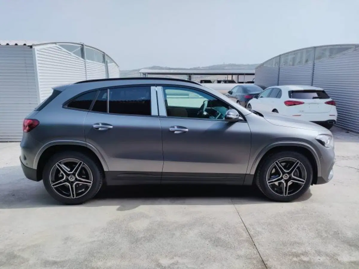 Mercedes-Benz GLA SUV nuova a Teramo (7)