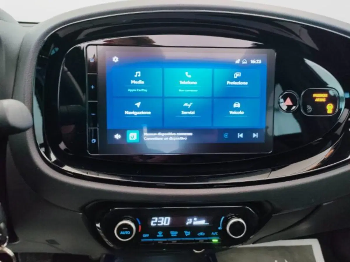 Toyota Aygo X usata a Teramo (17)