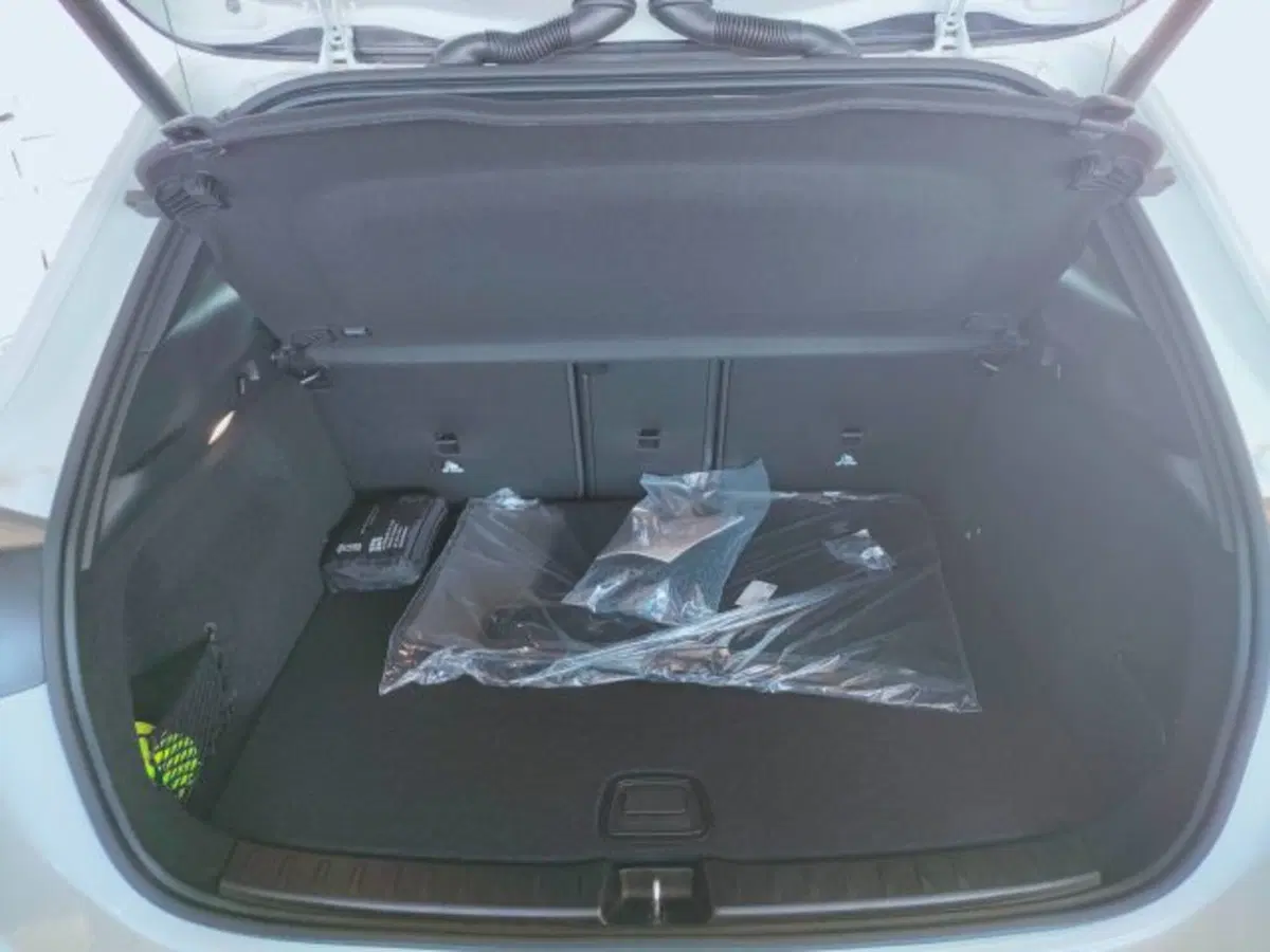 Mercedes-Benz GLA SUV nuova a Teramo (5)