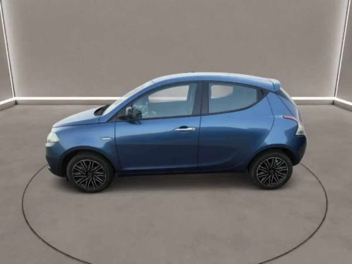 Lancia Ypsilon usata a Caltanissetta (4)