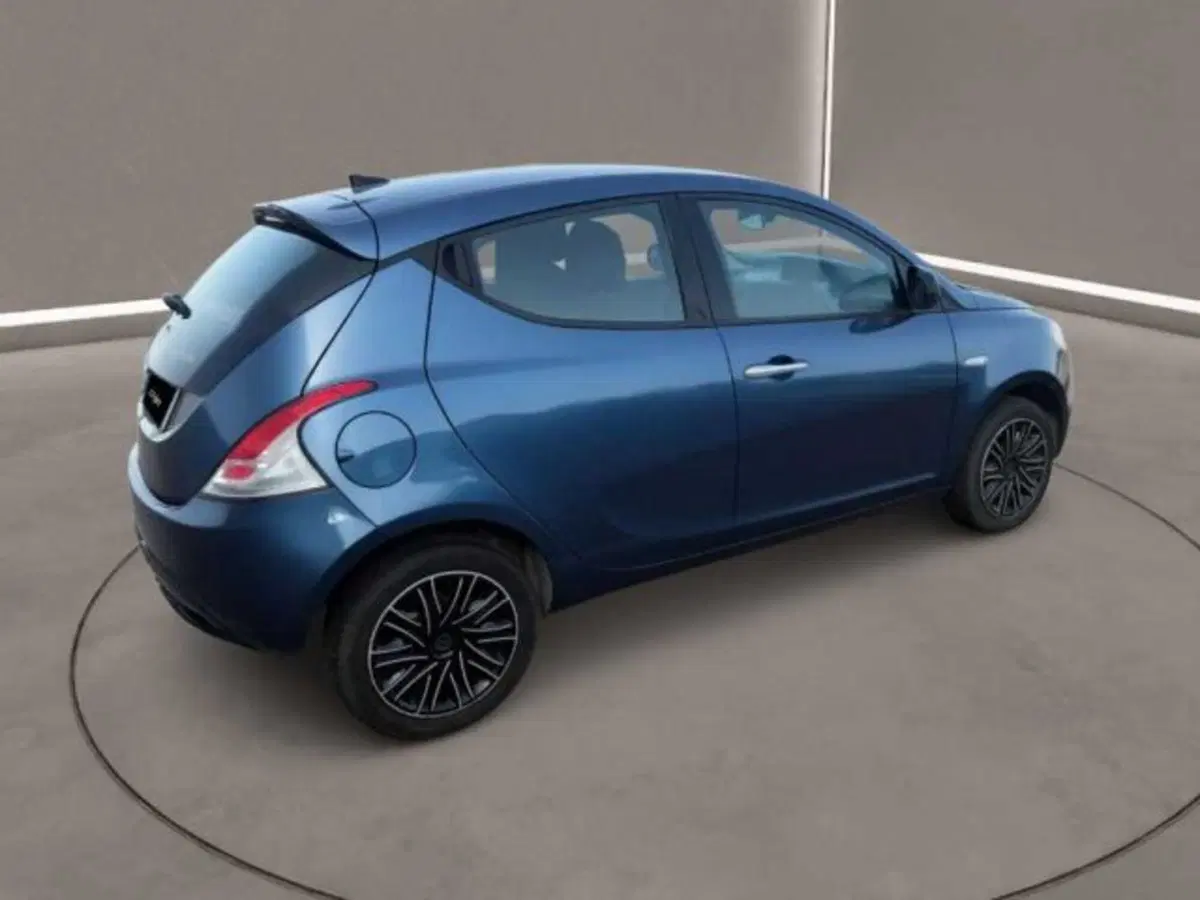 Lancia Ypsilon usata a Caltanissetta (7)