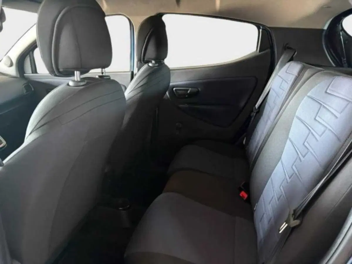 Lancia Ypsilon usata a Caltanissetta (11)