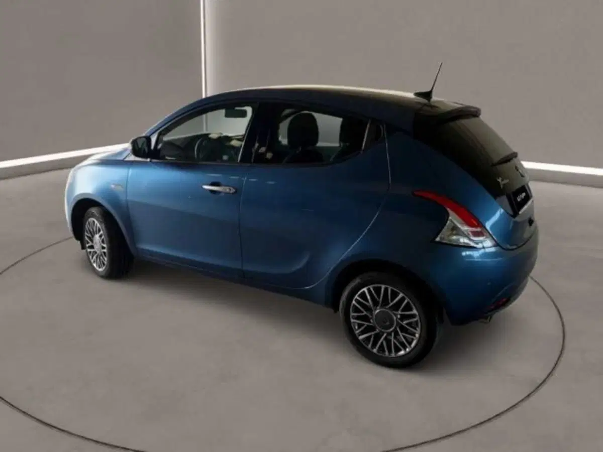 Lancia Ypsilon usata a Caltanissetta (9)