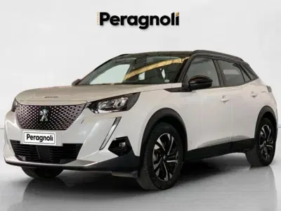 Peugeot 2008 motore elettrico 136 CV Active Pack del 2021 usata a Firenze