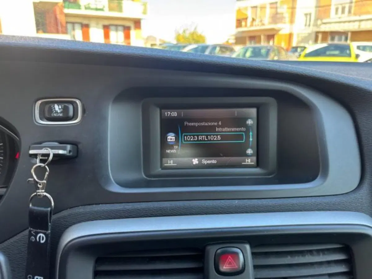 Volvo V40 usata a Cuneo (10)