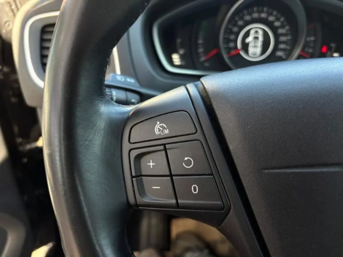 Volvo V40 usata a Cuneo (14)