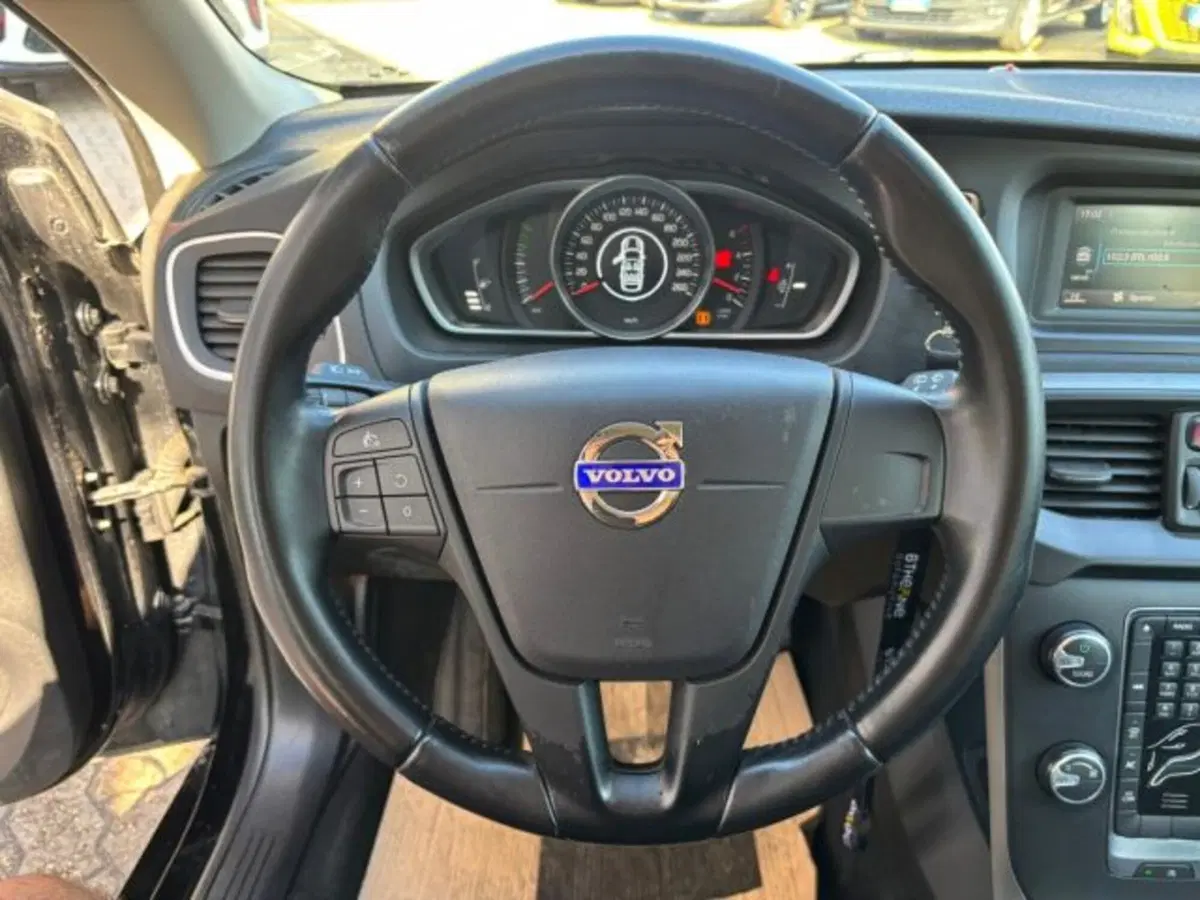 Volvo V40 usata a Cuneo (8)