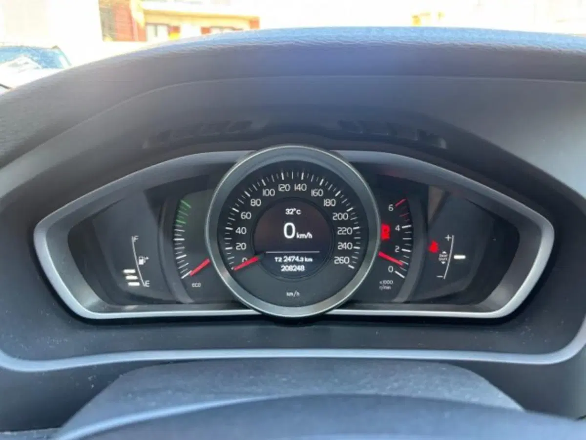 Volvo V40 usata a Cuneo (9)