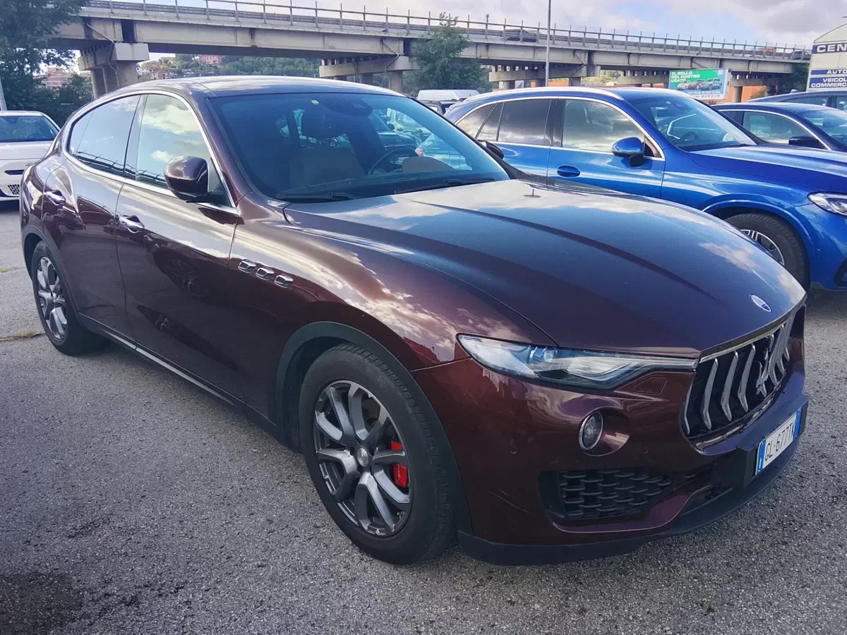 Maserati Levante usata a Perugia (2)