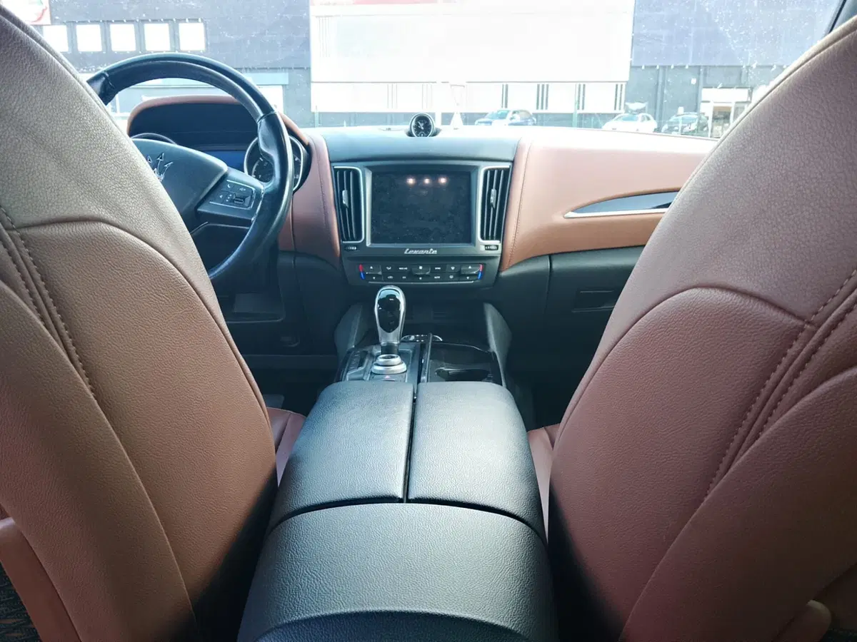 Maserati Levante usata a Perugia (7)