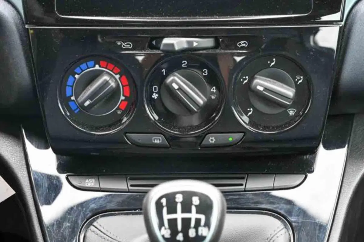 Lancia Ypsilon usata a Torino (15)